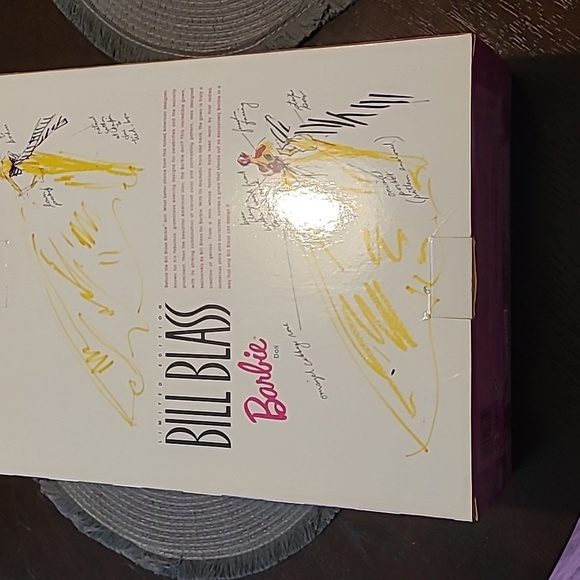 1996 Limited Edition Bill Blass Barbie MINT in BOX Vintage Barbie yellow gown !! - Picture 10 of 13